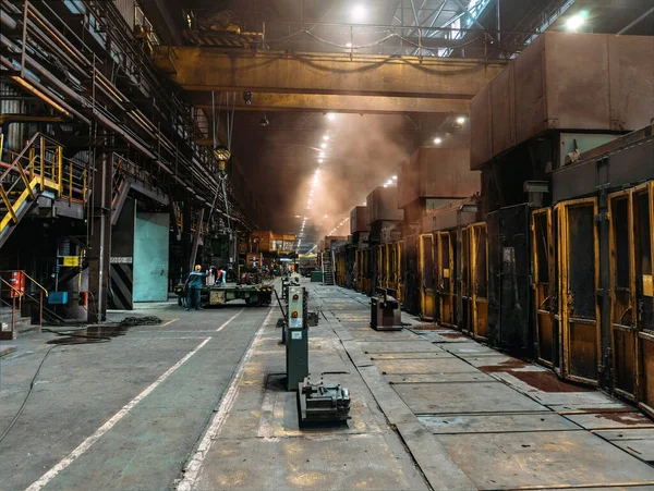 圧延金属工場生産ライン 金属加工工房 — ストック写真