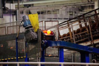 Yuvarlanan top değirmeni. Çelik öğütücü topların üretimi.