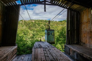 Chiatura, Georgia 'daki paslı teleferik..