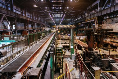 Yuvarlanan metal fabrikası üretim hattı.