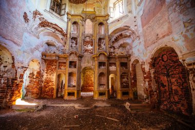 Tver Oblastı 'ndaki Kutsal Bakire Meryem' in duyurusu için terk edilmiş kilise..
