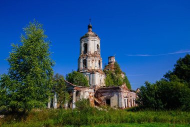 Tver Oblastı 'ndaki Kutsal Bakire Meryem' in duyurusu için terk edilmiş kilise..