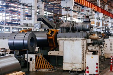 Metal fabrikası üretim hattı. Çalışma odasının içi..