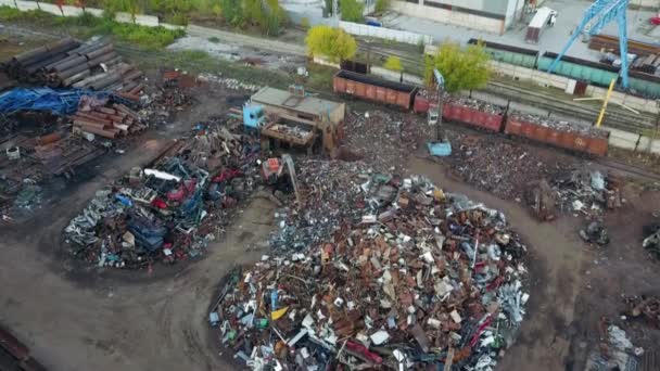 金属循环利用行业 废弃堆场的无人机航拍图 — 图库视频影像