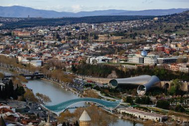 Tiflis şehir merkezindeki hava görüntüsü.