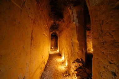 Migulinskaya, Rostov Oblastı 'ndaki karanlık yeraltı tebeşir mağarası tapınağı..