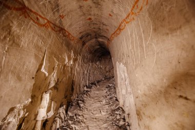 Migulinskaya, Rostov Oblastı 'ndaki karanlık yeraltı tebeşir mağarası tapınağı..