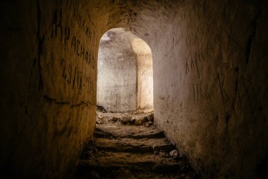 Migulinskaya, Rostov Oblastı 'ndaki karanlık yeraltı tebeşir mağarası tapınağı..