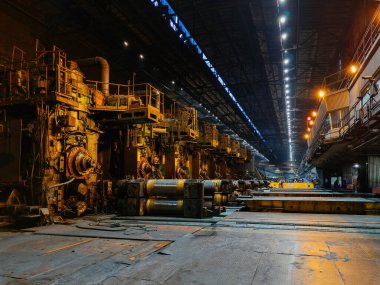Yuvarlanan metal fabrikası. Devamlı sıcak değirmen