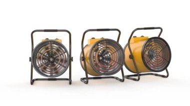 Beyaz arka planda üç sarı endüstriyel elektrikli fan ısıtıcısı
