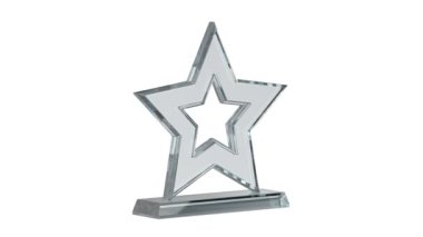Beyaz arka planda kristal yıldızlı ödül
