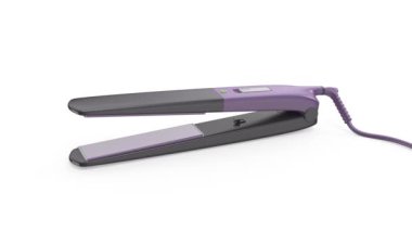 Beyaz arka planda elektrikli saç düzleştirici