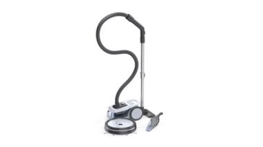 Beyaz arka planda çantasız, robotik ve el yapımı elektrikli süpürgeler.