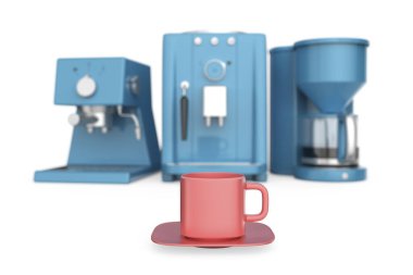 Kahve fincanı üç farklı filtre ve kahve makinesinin önünde.