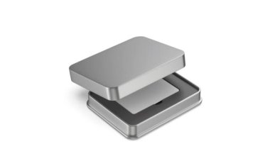 Metal bir kutuda beyaz, boş bir plastik kart.