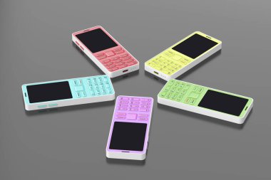 Parlak gri arkaplanda farklı renklere sahip beş cep telefonu grubu
