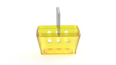 Beyaz arka planda sarı plastik alışveriş sepeti