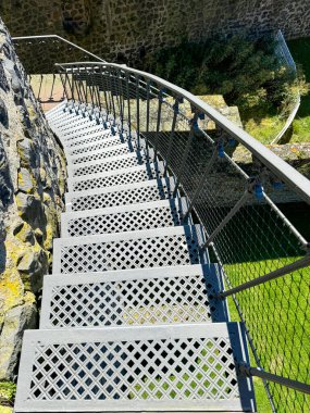 Hala sahte adımlar, yakın plan.