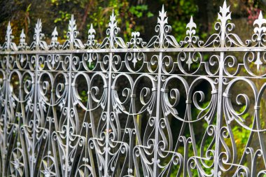 Güzel, sahte bir çitin yakın çekimi.