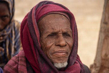 Afrika kabileleri, Nijerya, Borno Devleti, Maiduguri şehri. Geleneksel olarak renkli giyinen Fulani kabilesi.