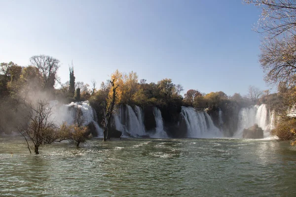 Vesiputous Kravice Etelä Par Bosnia Hercegovina Koskematon Luonto Säästää Ympäristöä — kuvapankkivalokuva