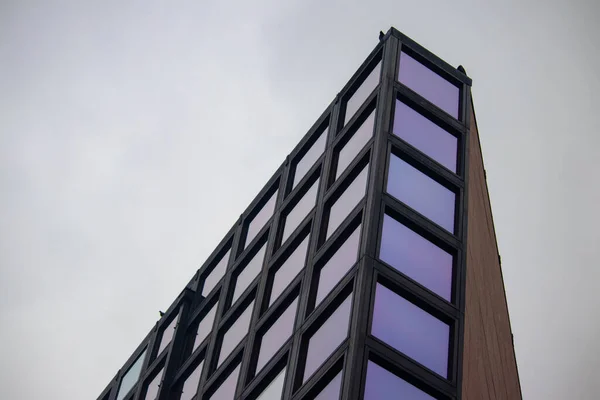 Moderno Edificio Urbano Recién Construido Acero Combinado Con Vidrio Hormigón —  Fotos de Stock