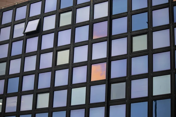 Modern Nieuw Gebouwd Stedelijk Gebouw Gecombineerd Staal Met Glas Beton — Stockfoto