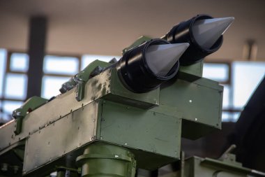 Sırbistan 'ın başkenti Belgrad' daki uluslararası silah fuarında roket ve füze başlıklı savunma uçaksavar aracı kuruldu