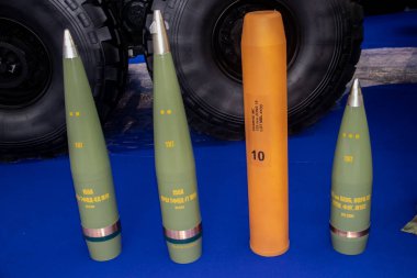 Sırbistan 'ın başkenti Belgrad' daki askeri fuarda GPS güdümlü füze havan topu mermisi patladı