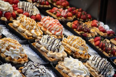 Brüksel Belçika 'nın tipik hamur işleri olan waffle ve waffle Avrupa başkentindeki birçok dükkanda satılmaktadır.