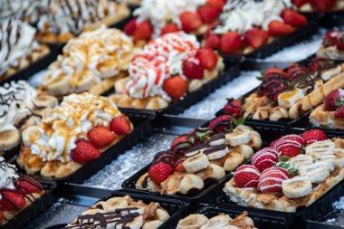 Brüksel Belçika 'nın tipik hamur işleri olan waffle ve waffle Avrupa başkentindeki birçok dükkanda satılmaktadır.