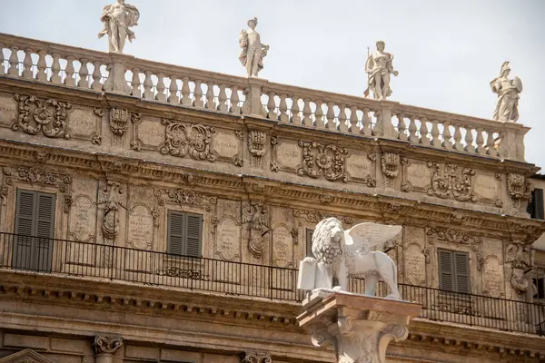 stock image Winged lion decoration on Doge s Palace in Venice, Italy
