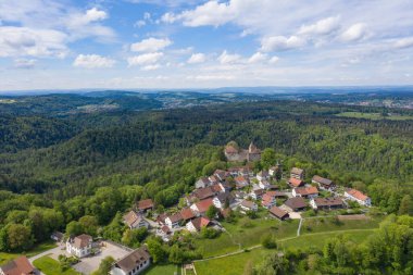 Kyburg kalesi Zürih ve Winterthur, İsviçre arasında yer almaktadır.