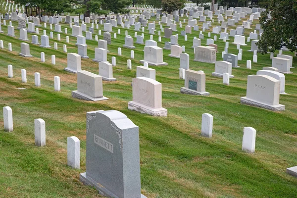 アメリカ合衆国ワシントンDcのアーリントン国立墓地 南北戦争中に設立され ベトナム 韓国などの戦争のホストに拡大した軍事墓地 — ストック写真