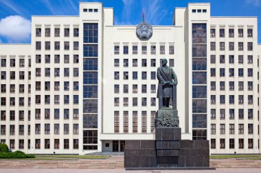 Bağımsızlık Meydanı minsk'bina Parlamento. Belarus