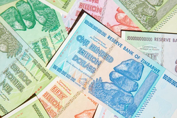 ハイパーインフレ後のジンバブエの銀行券 — ストック写真