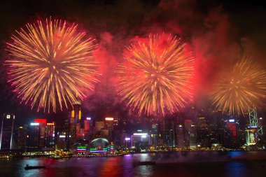 Hong Kong şehrinin gece ışıkları