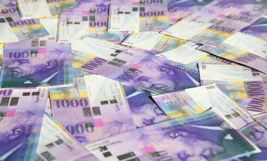 İsviçre 1000 franklık banknotların koleksiyonu. İsviçre Ulusal Bankası (SNB) tarafından yayınlanan 1000 franklık banknot dünyanın en değerli banknotlarından biridir. Mevcut 1000 franklık banknotlar 1995 yılından beri İsviçre 'de dolaşımda..