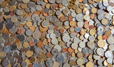 Dolaşan eski paraların koleksiyonu