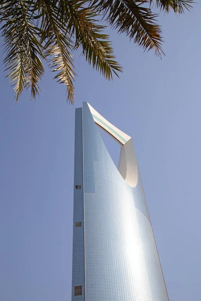 里亚德 2023年3月3日 位于沙特阿拉伯利雅得的王国塔 王宫塔是一个商业会议中心 购物中心和利雅得的主要地标之一 — 图库照片