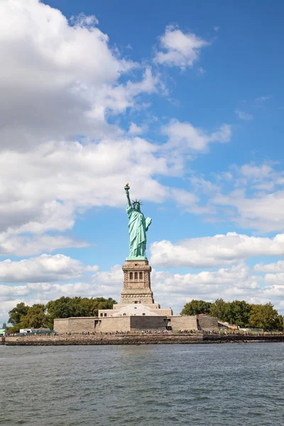 Estatua Libertad Isla Libertad Puerto Nueva York Río Hudson Estados —  Fotos de Stock