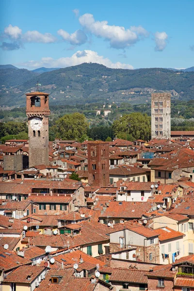 歴史的な中世都市ルッカInトスカーナ イタリア — ストック写真