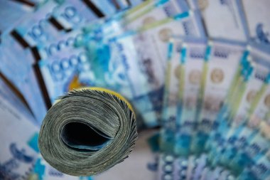 Masada bir tomar para var. Yüksek kalite fotoğraf