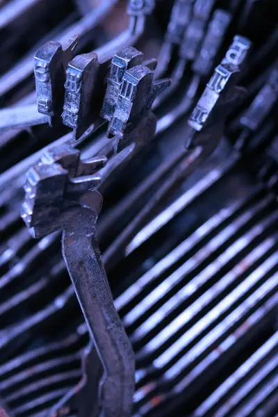 eski antika mekanik vintage Kiril daktilo