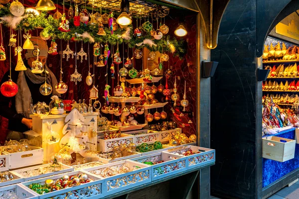 Wiedeń Austria Grudzień 2019 Handmade Glass Christmas Decorations Sale Street — Zdjęcie stockowe