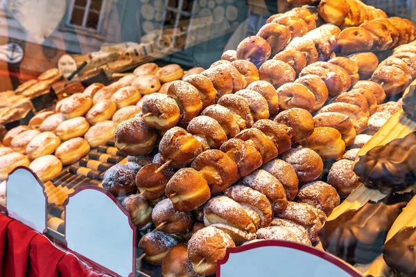 Famosos Deliciosos Kraphens Fritos Barraca Tradicional Mercado Natal Viena Áustria — Fotografia de Stock