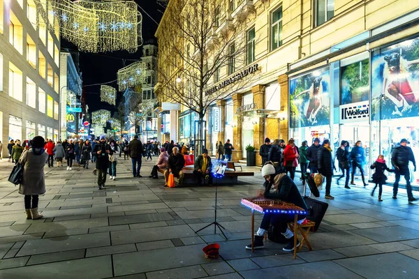 Vienna Oostenrijk December 2019 Mensen Die Wandelen Een Van Belangrijkste — Stockfoto