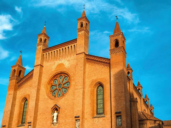 Fachada Catedral San Lorenzo Alias Duomo Bajo Cielo Azul Alba —  Fotos de Stock