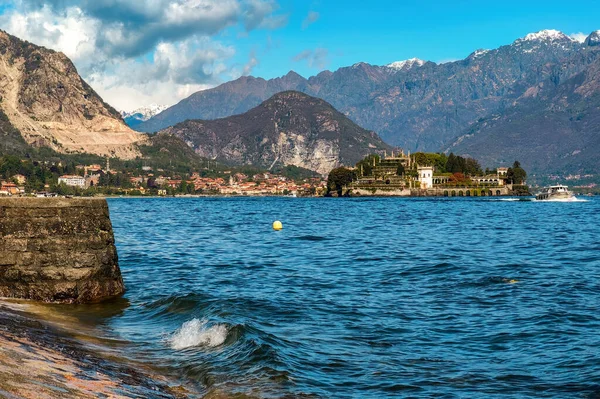 Veduta Dell Isola Bella Sul Lago Maggiore Montagne Sullo Sfondo — Foto Stock