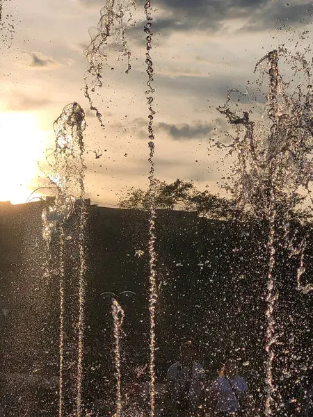 Bir yaz günü bir çeşme